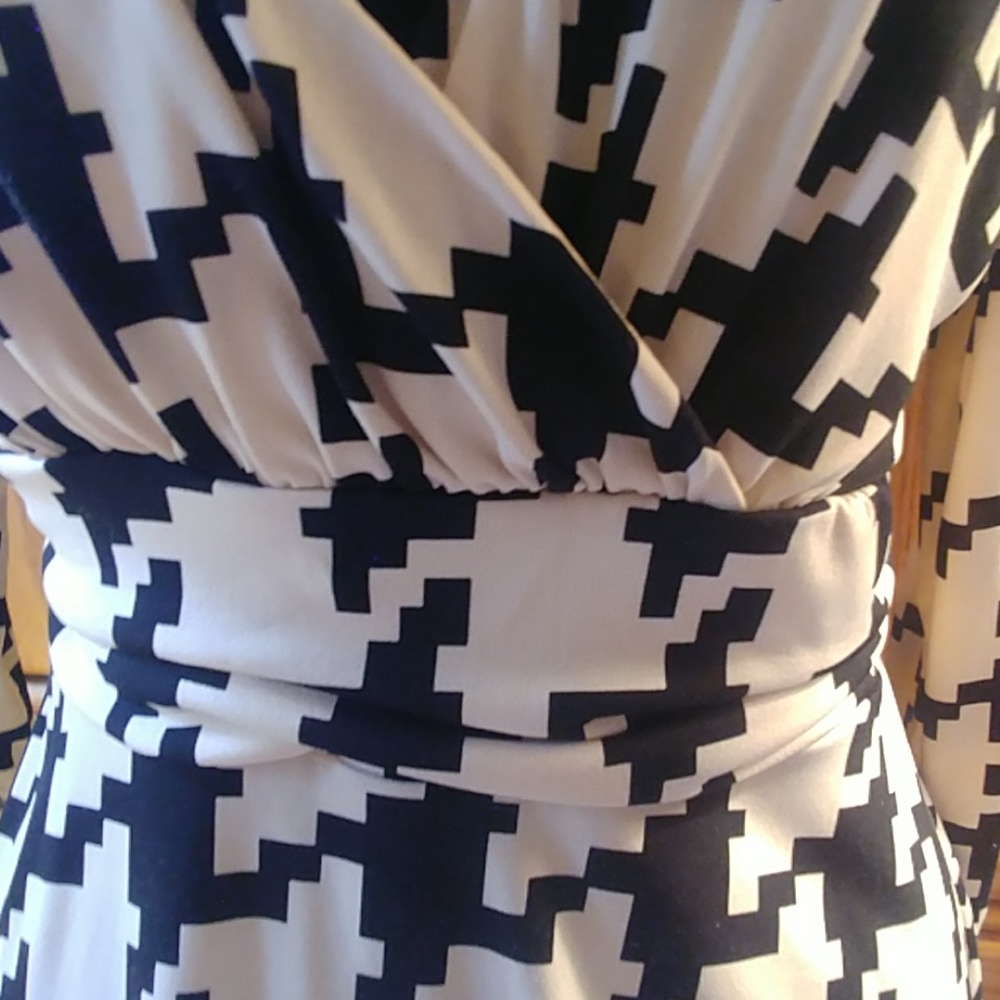 Dressy Top! EUC! - Picture 2 of 5